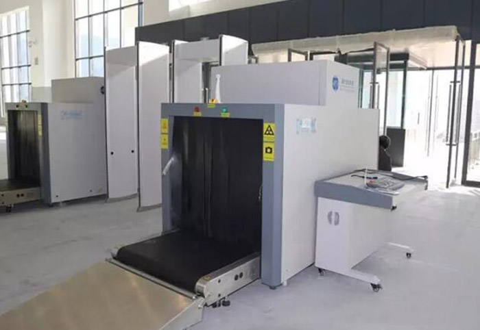 全國(guó)、省市政協(xié)委員體驗(yàn)蘭渝鐵路、視察階州廣場(chǎng)