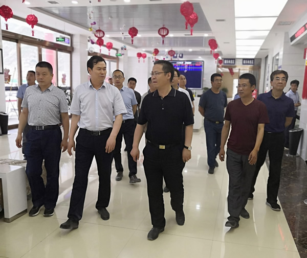 隴南市委常委、組織部部長楊郃調(diào)研指導(dǎo)市龍江城鄉(xiāng)發(fā)展集團公司黨建工作