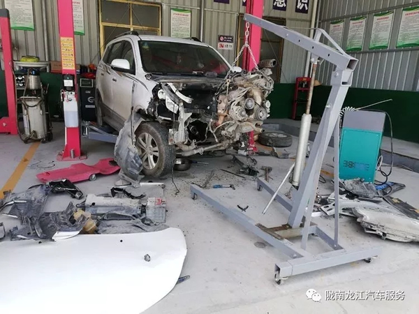 金錘鈑金，銀槍噴漆！龍江汽修值得信賴！