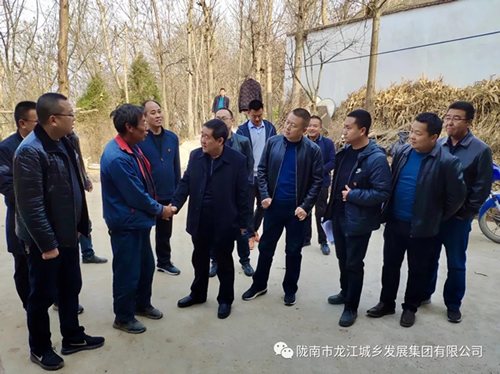 市龍江集團在文縣橋頭鎮(zhèn)安子坡村開展“解難題、辦實事、送溫暖”活動