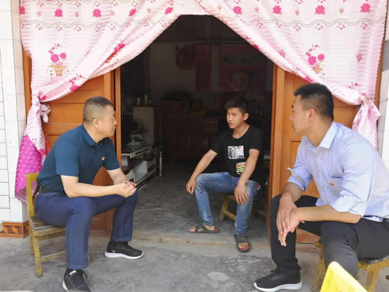 “感黨恩、憶黨史”，--市龍江城鄉(xiāng)發(fā)展集團(tuán)公司開展慶祝建黨99周年主題黨日活動(dòng)